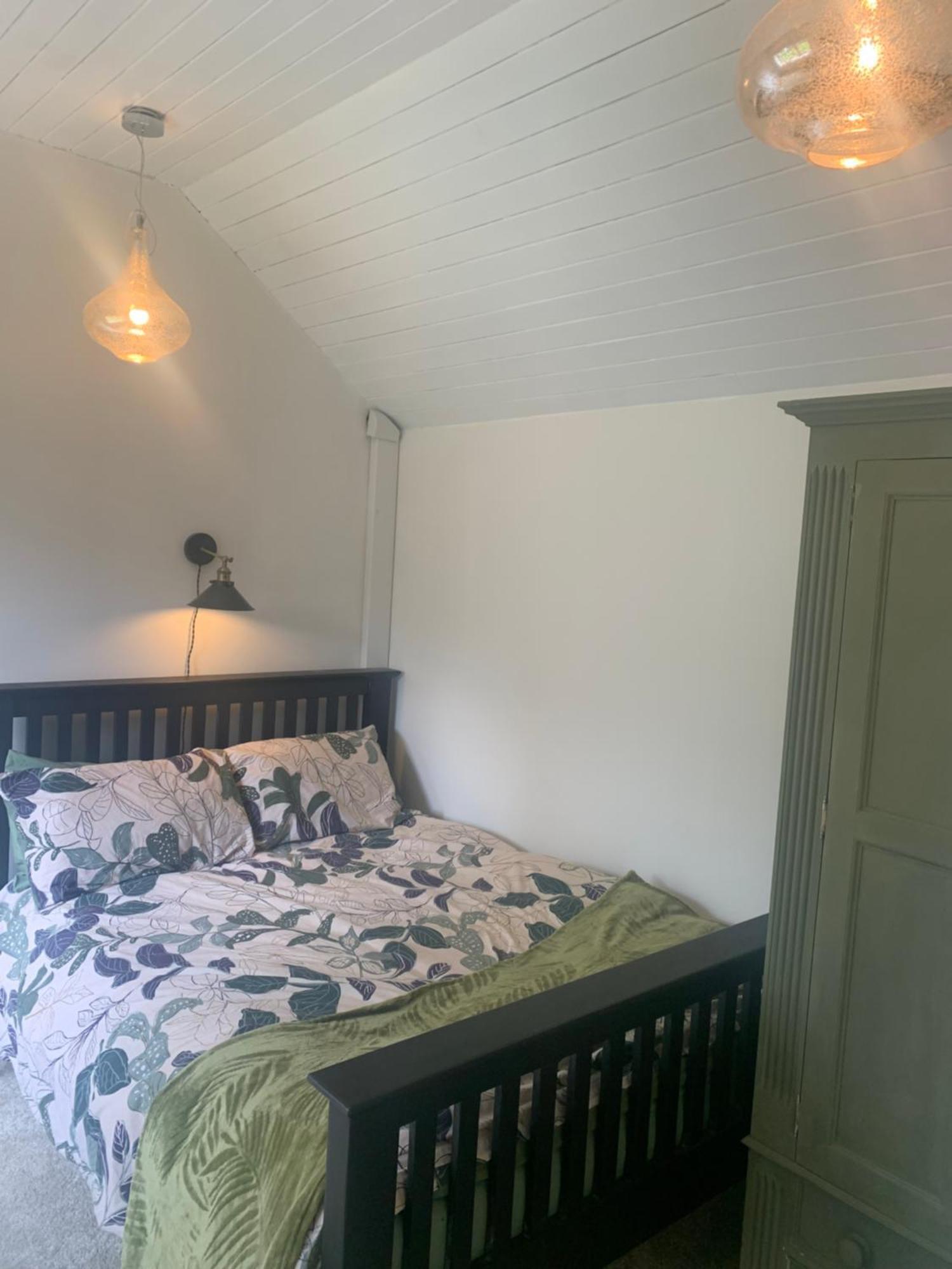 Newly Refurbished One Bedroom With Additional Sofa Bed Self Contained Flat In Garden Abbots Langley Exterior foto
